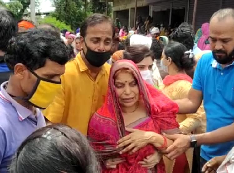 एमपी में बीजेपी नेता के परिवार में 6 लोगों की तलवार से काटकर हत्या