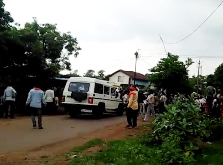 एमपी में बीजेपी नेता के परिवार में 6 लोगों की तलवार से काटकर हत्या