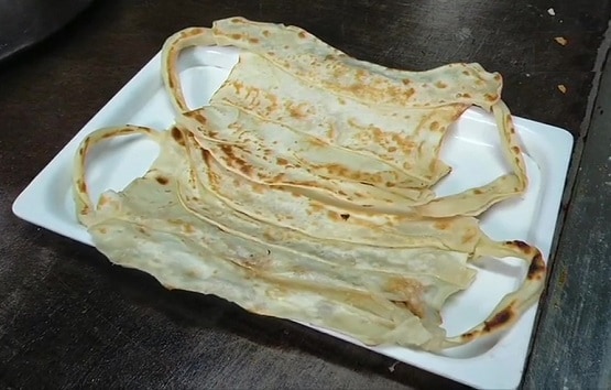 कोरोना वायरस: इस शहर में बन रहा 'मास्क पराठा', वायरल हुए फोटोज