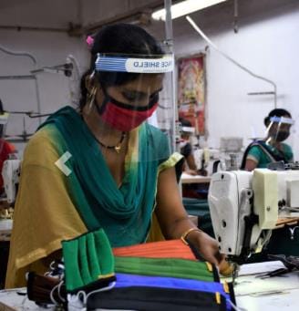 अब घर बैठे मंगवाएं खादी के रंग-बिरंगे फेस मास्क, कीमत 30 रुपये