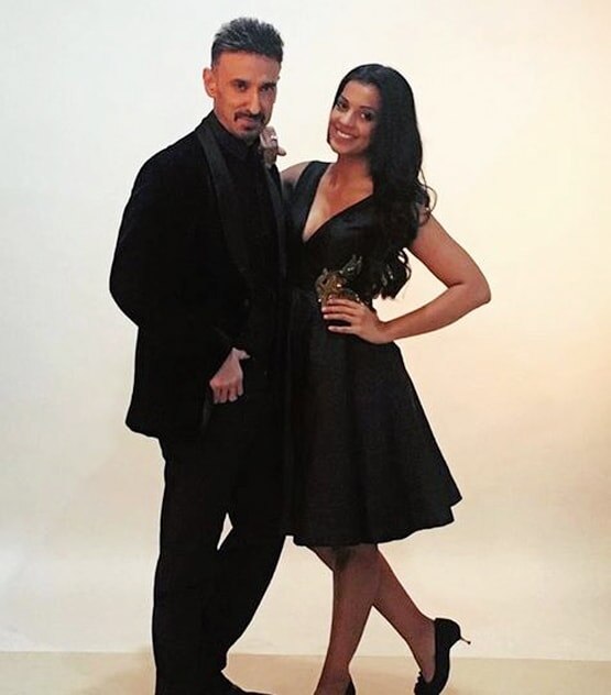 कंगना-प्रियंका संग किया काम, 14 साल बड़े एक्टर से है मुग्धा का रिश्ता