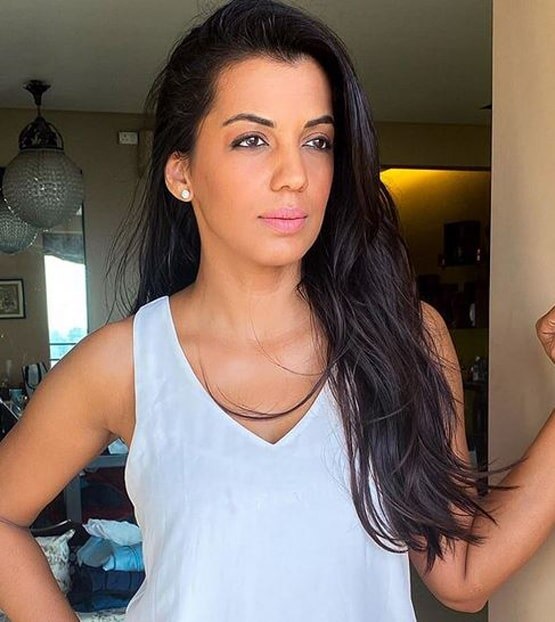 कंगना-प्रियंका संग किया काम, 14 साल बड़े एक्टर से है मुग्धा का रिश्ता