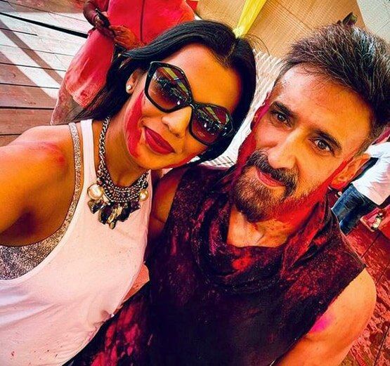 कंगना-प्रियंका संग किया काम, 14 साल बड़े एक्टर से है मुग्धा का रिश्ता