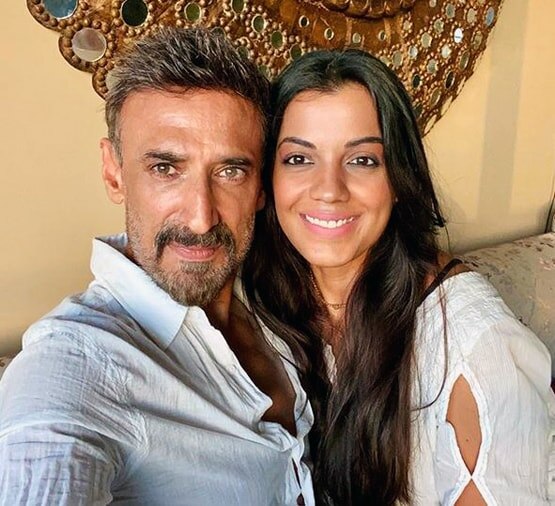 कंगना-प्रियंका संग किया काम, 14 साल बड़े एक्टर से है मुग्धा का रिश्ता