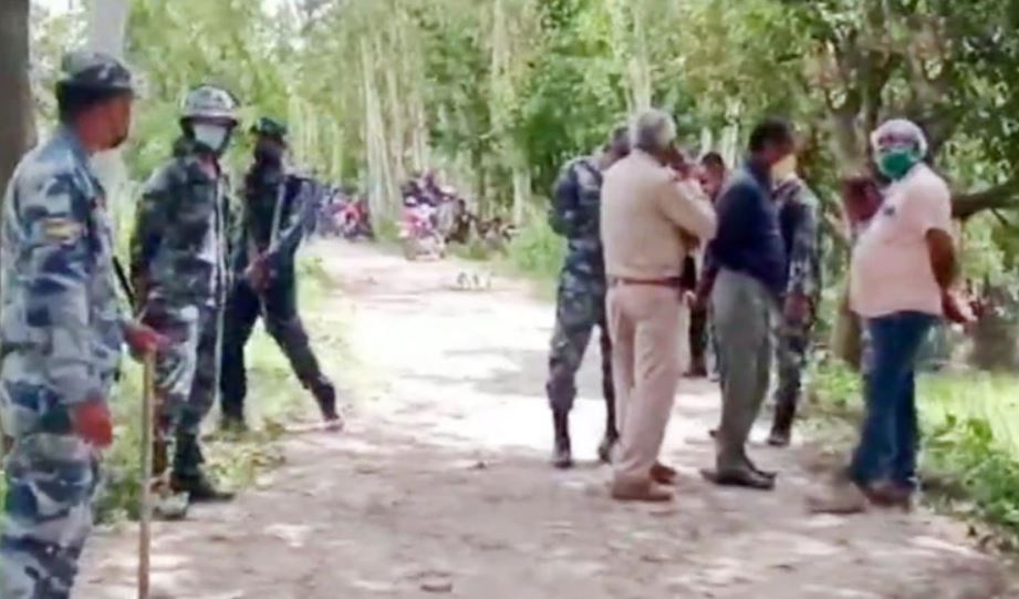 बार-बार भारत से उलझ रहा नेपाल, अब सीतामढ़ी बॉर्डर पर रोका सड़क का काम