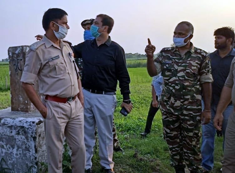 'नो मेंस लैंड' में नेपाल बना रहा था सड़क, नाव से जाकर भारतीय अफसरों ने रोका