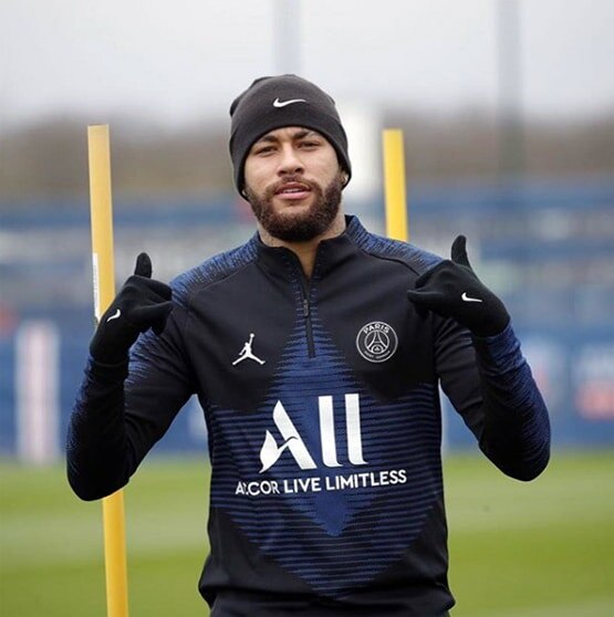 एक इंस्टा पोस्ट के करोड़ों लेते हैं ये स्टार्स, टॉप 10 में नहीं कोई इंडियन