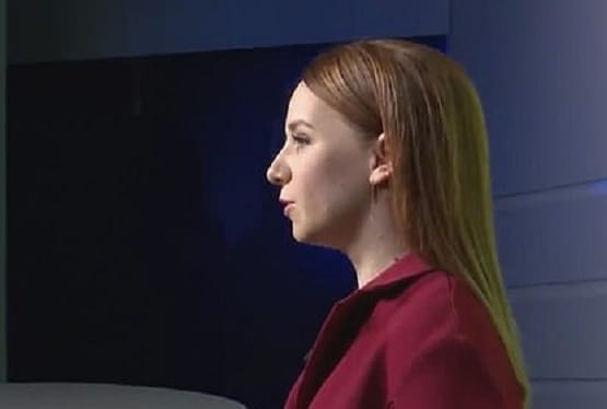 जिस नर्स की पारदर्शी ड्रेस पर मचा था बवाल, अब बताएगी मौसम का हाल