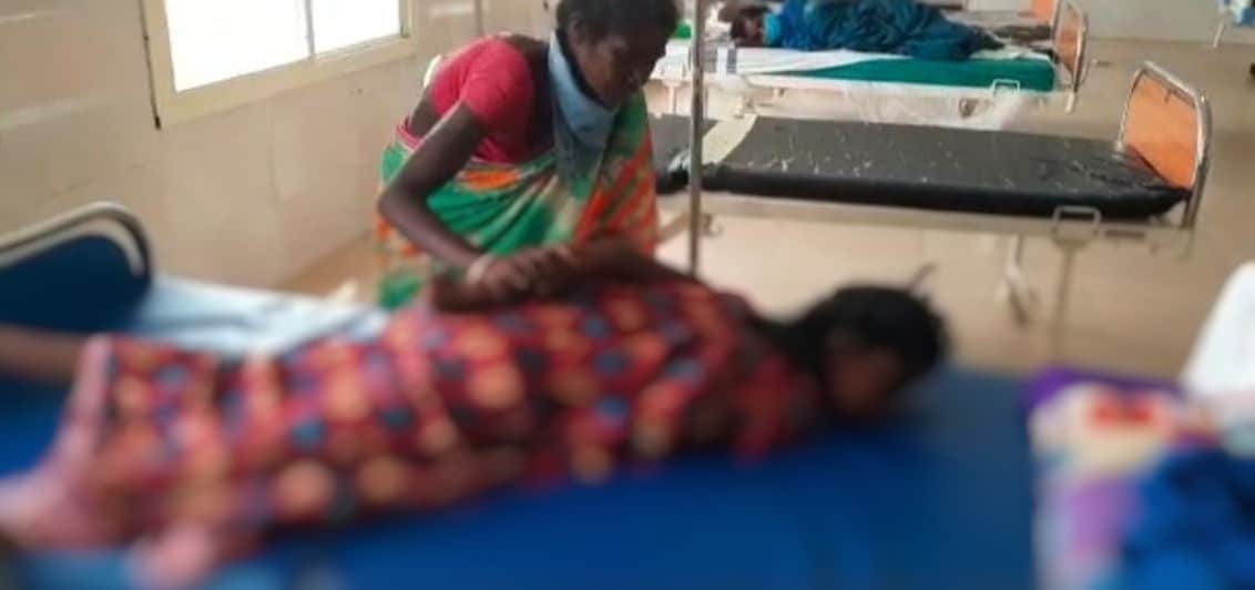 अंधविश्वास: युवती पड़ी बीमार तो इलाज के नाम पर खिला दिया सुअर का मल