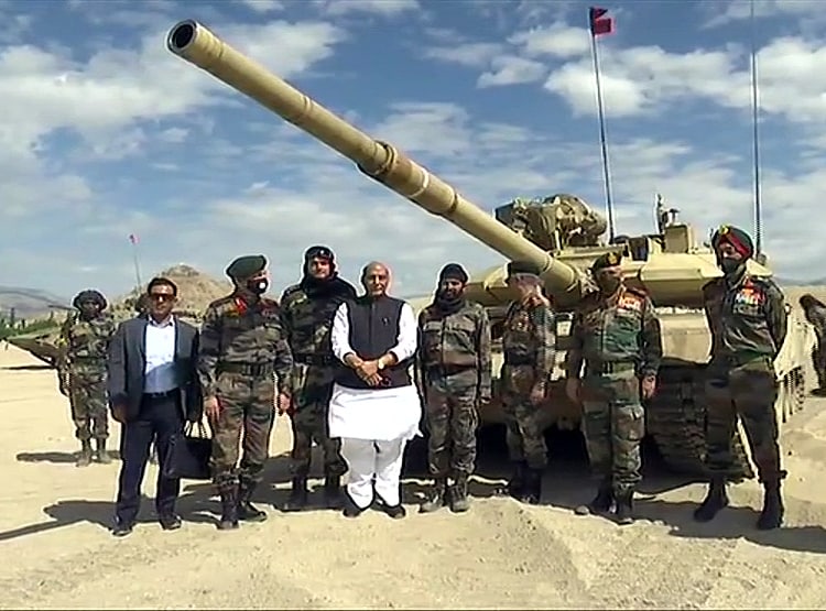 सर्जिकल स्ट्राइक करने वाले पैरा-कमांडोज ने चीन बॉर्डर पर दिखाई ताकत, Photos