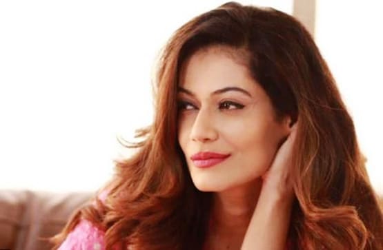 इन सेलेब्स को भारी पड़ा विवादित पोस्ट करना, ट्विटर अकाउंट हुआ सस्पेंड