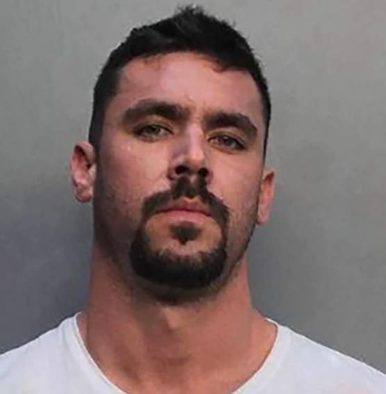 लैंबॉर्गिनी कार, लग्जरी होटल, डेटिंग: कोरोना रिलीफ के करोड़ों रुपये से युवक ने की अय्याशी