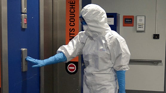 बिना लक्षण वाली एक महिला ने कैसे 71 लोगों को कर दिया कोरोना पॉजिटिव