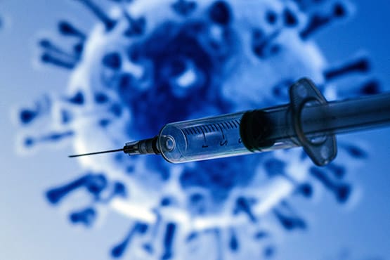 'इस साल वैक्सीन मिलने की बात' से जनता का बड़ा नुकसान: दवा कंपनी के CEO