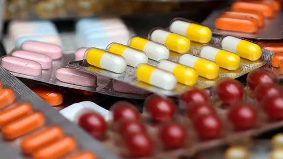 कोरोना की दवा खोज 3 प्रोफेसर रातोरात बन गए 15-15 करोड़ के मालिक