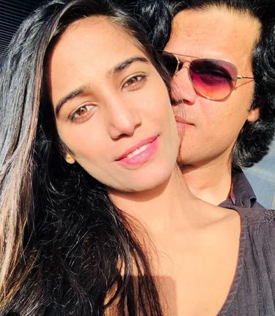 पूनम पांडे ने बॉयफ्रेंड सैम बॉम्बे संग की सगाई, सामने आईं Photos