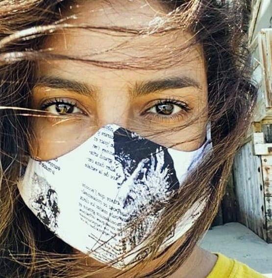 सारा से प्र‍ियंका तक, सेलेब्स के बीच पॉपुलर हैं ये डिजाइनर मास्क, PHOTOS