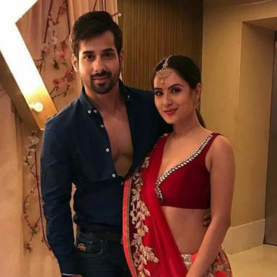 कोरोना से नहीं डरी मोहब्बतें, लॉकडाउन में इन सेलेब्स ने लिए 7 फेरे