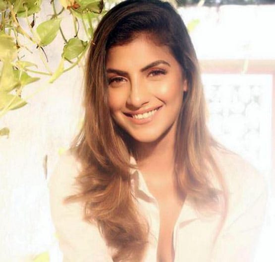 सितारों पर कोरोना का कहर, 34 घंटों में 11 सेलेब्स निकले कोविड पॉजिटिव