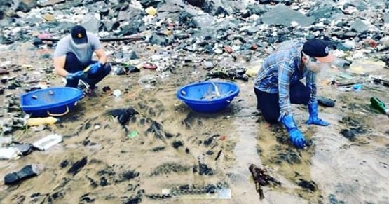 रणदीप हुड्डा ने बार‍िश में की समुद्र तट की सफाई, निकाला 16 टन कचरा