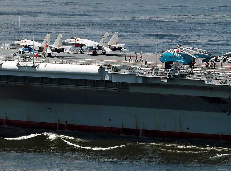 राफेल भारत आया, उधर चीन ने युद्धपोत पर पूरा किया ये बड़ा काम