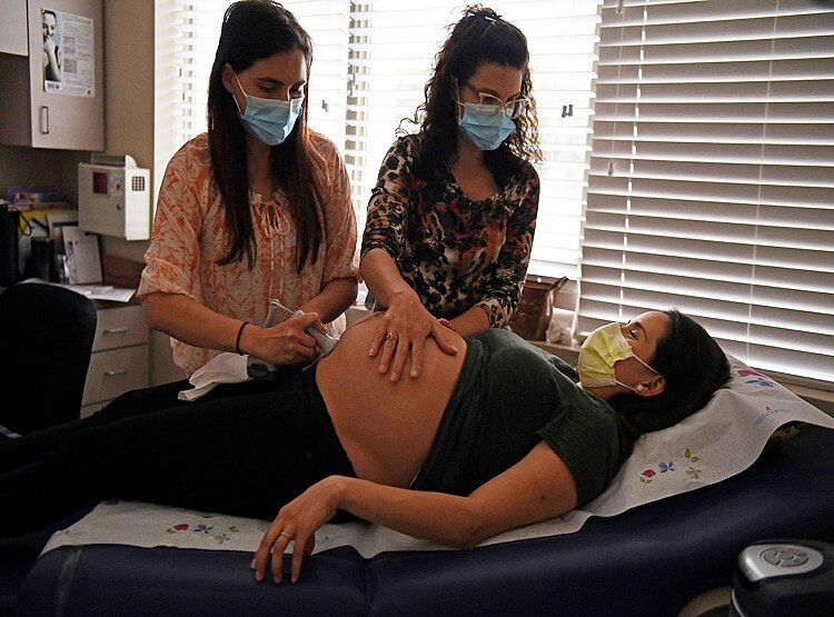 लॉकडाउन के चलते प्रीमैच्योर डिलीवरी में भारी कमी, डॉक्टर भी हैरान