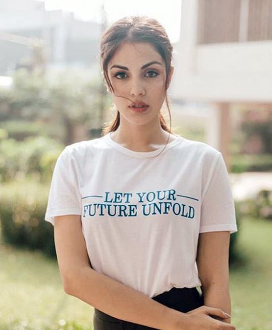 8 साल के करियर में 7 फ्लॉप फिल्में दे चुकी हैं रिया, वीजे बनकर की शुरुआत