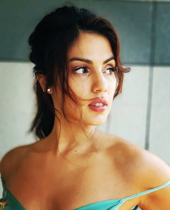 रिया ने मांगा सुशांत के लिए न्याय, ट्रोल्स बोले- जनता बेवकूफ नहीं है मैडम