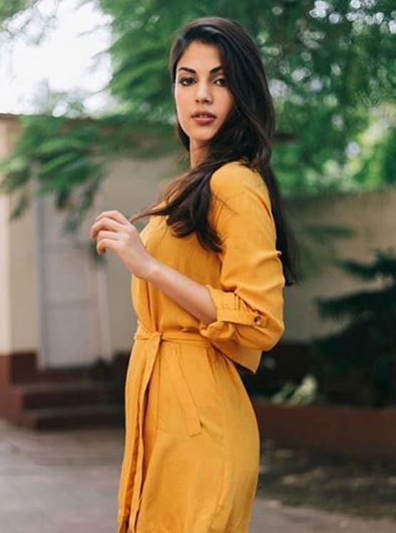 8 साल के करियर में 7 फ्लॉप फिल्में दे चुकी हैं रिया, वीजे बनकर की शुरुआत