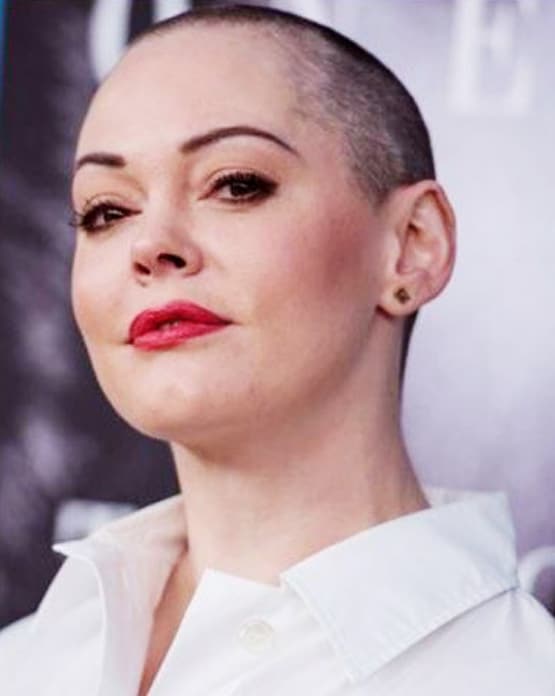 इन सेलेब्स को भारी पड़ा विवादित पोस्ट करना, ट्विटर अकाउंट हुआ सस्पेंड