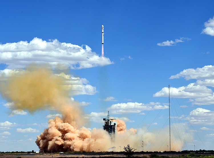 चीन को बड़ा झटका, 1 मिनट में फट गया रॉकेट, दो सैटेलाइट तबाह