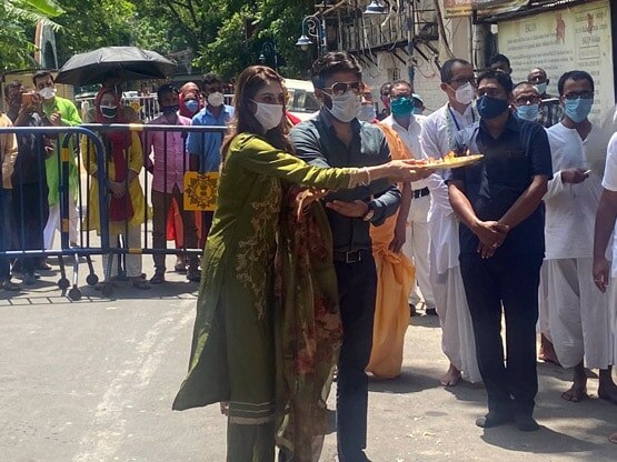 रथयात्रा में शामिल हुईं नुसरत जहां, बोलीं- इंसानियत से ऊपर कुछ नहीं