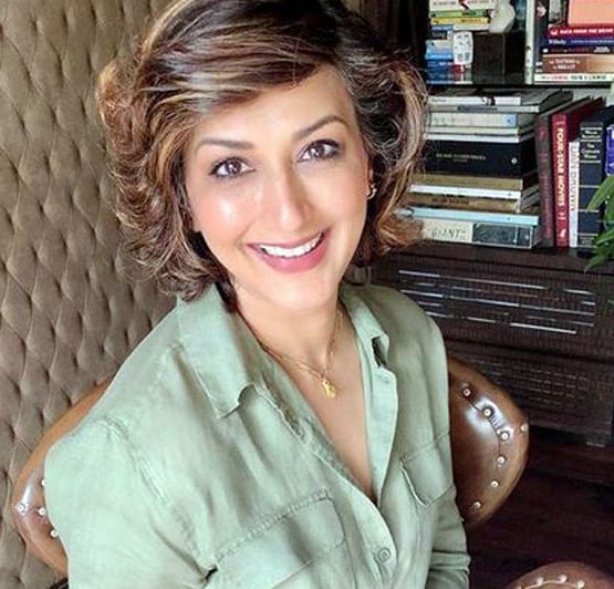 बीते दिनों को मिस कर रही हैं सोनाली बेंद्रे, शेयर की थ्रोबैक तस्वीरें