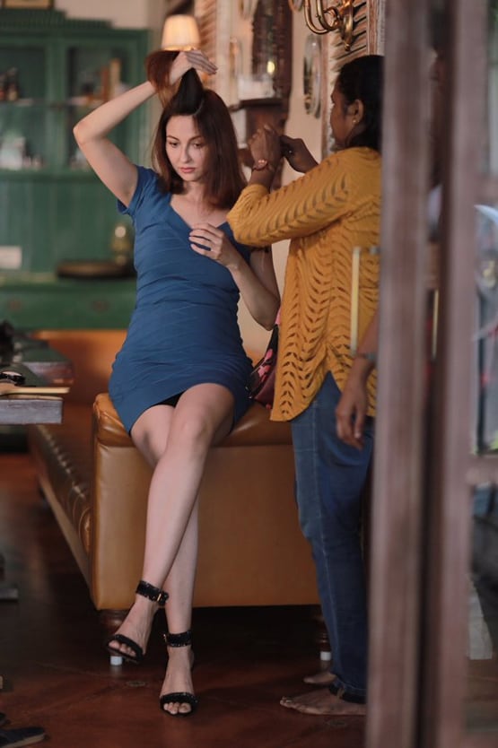 भाबीजी फेम सौम्या टंडन की हेयर ड्रेसर को हुआ कोरोना, क्या छोड़ेंगी शो?