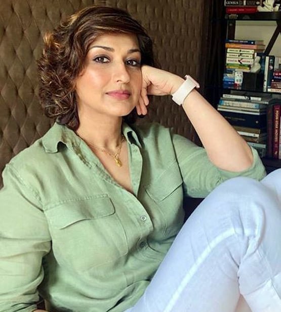 बीते दिनों को मिस कर रही हैं सोनाली बेंद्रे, शेयर की थ्रोबैक तस्वीरें