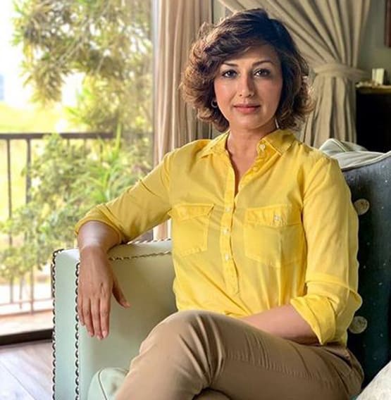 बीते दिनों को मिस कर रही हैं सोनाली बेंद्रे, शेयर की थ्रोबैक तस्वीरें