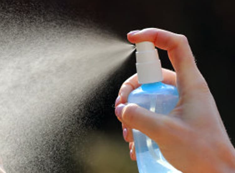 खर्च हो गए कंपनी के पैसे, मालिक ने प्राइवेट पार्ट में डाला सैनिटाइजर