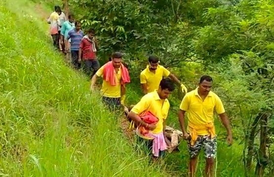 झरने किनारे सेल्फी ले रहा था मेडिकल छात्र, एक गलती से चली गई जान