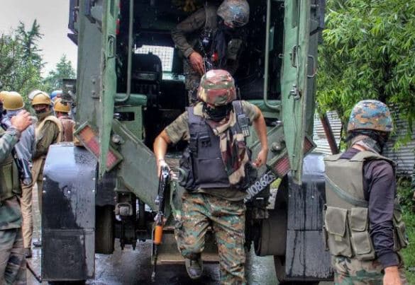 वो कोबरा कमांडो जिसने गोलीबारी के बीच बचाई मासूम की जान