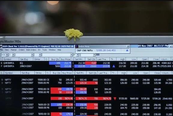 राधाकिशन दमानी ने खरीदे इस कंपनी के शेयर, लग गया अपर सर्किट