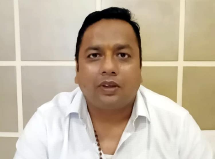 विशाल शिवलिंग के सामने शिव तांडव स्तोत्र, सोशल मीडिया पर वीडियो वायरल