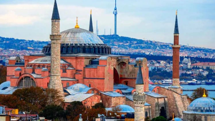 तुर्की के म्यूजियम को मस्जिद में बदलने पर विवाद, अब पोप ने दिया बयान