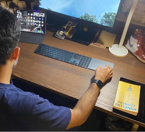 किताबों के साथ समय बिता रही सोनम कपूर की पूरी फैमिली, शेयर की बुक लिस्ट