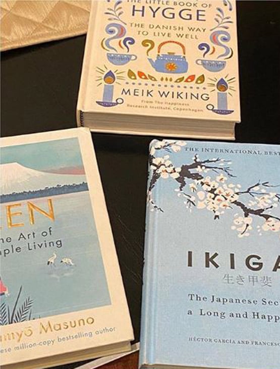 किताबों के साथ समय बिता रही सोनम कपूर की पूरी फैमिली, शेयर की बुक लिस्ट