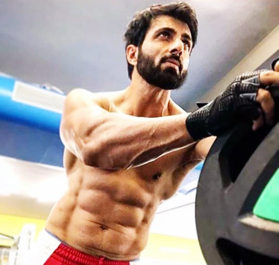 रील लाइफ विलेन से रियल लाइफ मसीहा तक, ऐसा रहा सोनू का मायानगरी में सफर