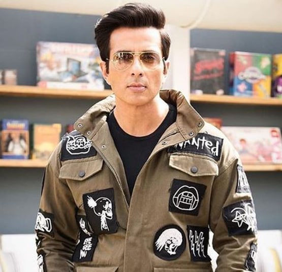 रील लाइफ विलेन से रियल लाइफ मसीहा तक, ऐसा रहा सोनू का मायानगरी में सफर