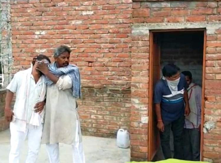 ऑनलाइन पढ़ रही थी छात्रा, छोटी बहन ने फोन छीना तो किया सुसाइड