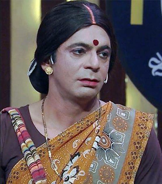 अक्षय से कमल हासन तक, साड़ी पहनकर इन बॉलीवुड एक्टर्स ने जीता दिल