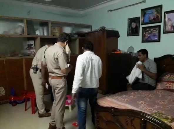 'मौसी नमस्ते' कहकर घर में घुसे लुटेरे, खिलौने वाली पिस्टल दिखाकर लूटा