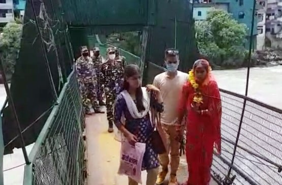 भारत का दूल्हा और नेपाल की दुल्हन, सिर्फ 15 मिनट में हुई शादी